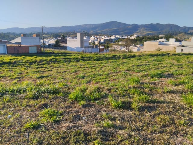 Terreno com 2377m², à venda, no bairro Jardim Alvorada em São João da Boa Vista