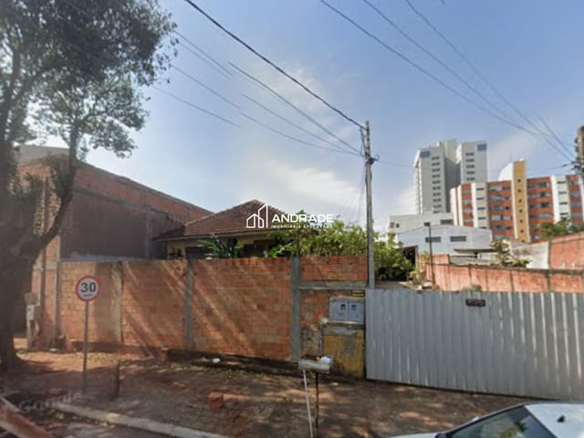 Terreno com 788m², à venda, no bairro Centro em Apucarana