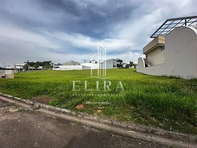 Terreno com 447m², à venda, no bairro Parque Nova Carioba em Americana