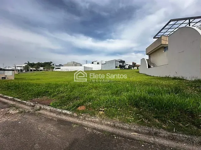 Terreno com 447m², à venda, no bairro Parque Nova Carioba em Americana