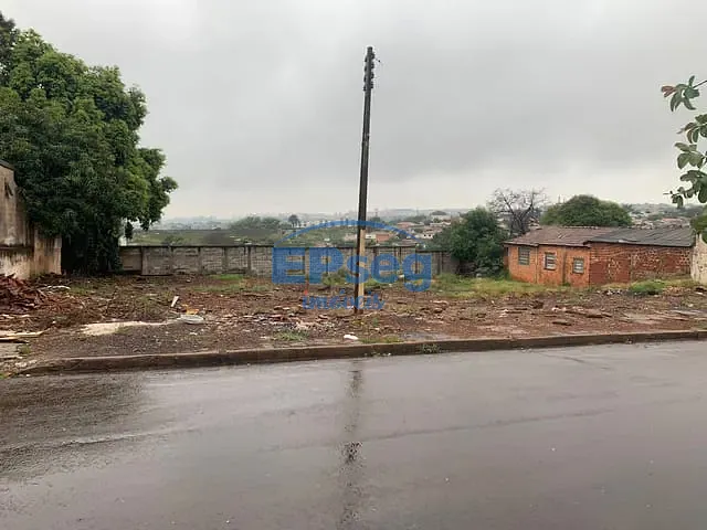 Terreno com 854m², à venda, no bairro Vila Santa Terezinha em Londrina