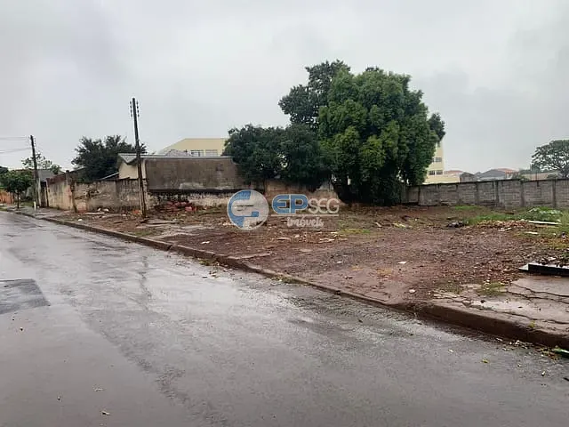 Terreno com 854m², à venda, no bairro Vila Santa Terezinha em Londrina