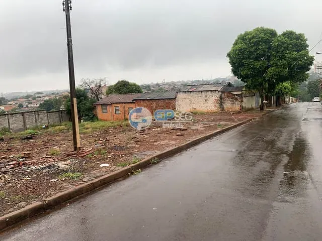 Terreno com 854m², à venda, no bairro Vila Santa Terezinha em Londrina