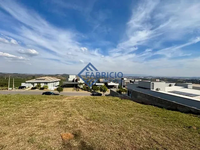 Terreno com 800m², à venda, no bairro Monte Alegre em Vinhedo