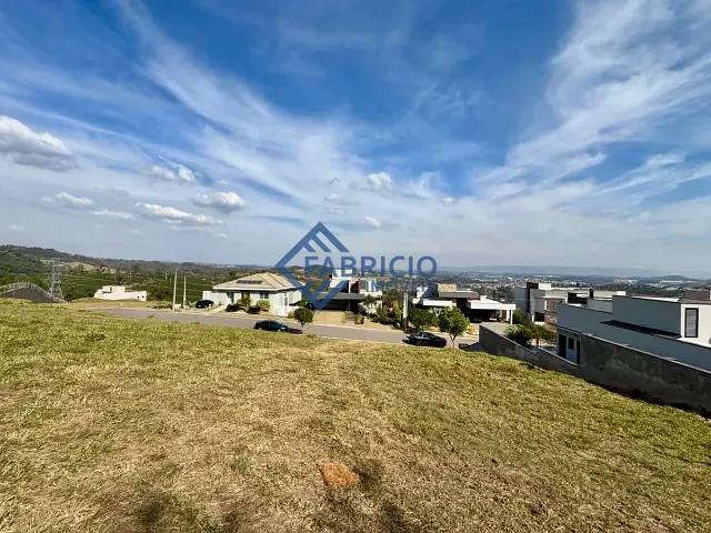 Terreno com 800m², à venda, no bairro Monte Alegre em Vinhedo