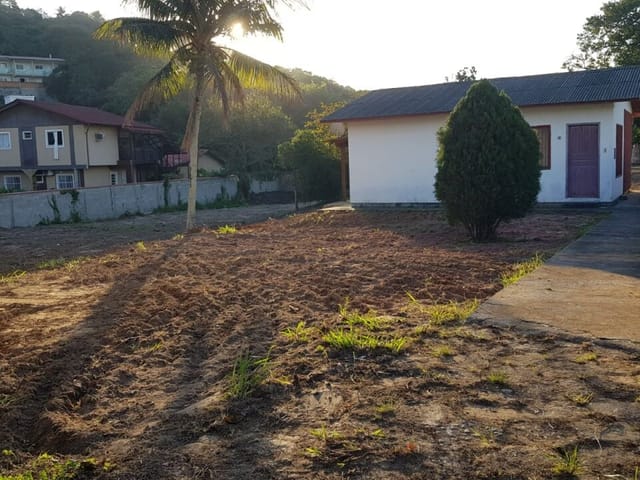 Terreno com 2017m², à venda, no bairro Cachoeira do Bom Jesus em Florianópolis