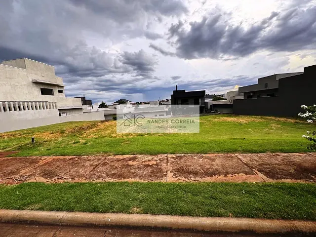 Terreno com 258m², à venda, no bairro Pqo Taua em Londrina