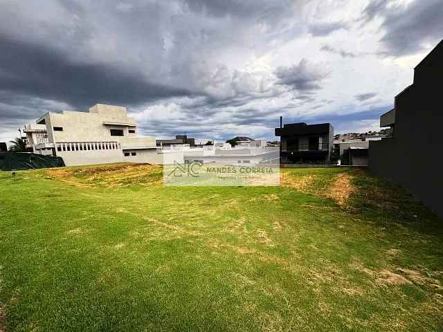 Terreno com 258m², à venda, no bairro Pqo Taua em Londrina