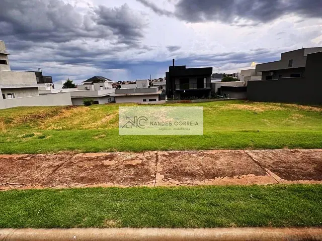 Terreno com 258m², à venda, no bairro Pqo Taua em Londrina