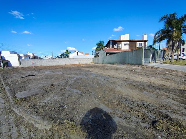 Terreno com 669m², à venda, no bairro Três Vendas em Pelotas