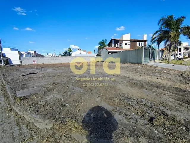 Terreno com 669m², à venda, no bairro Três Vendas em Pelotas