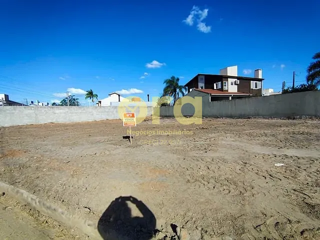Terreno com 669m², à venda, no bairro Três Vendas em Pelotas