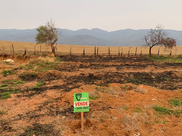Terreno com 250m², à venda, no bairro Guaraiuva em Vargem