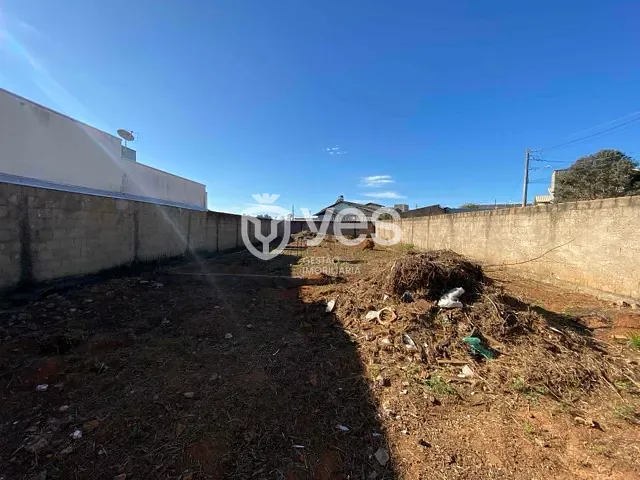 Terreno com 408m², à venda, no bairro Centro em Araxá