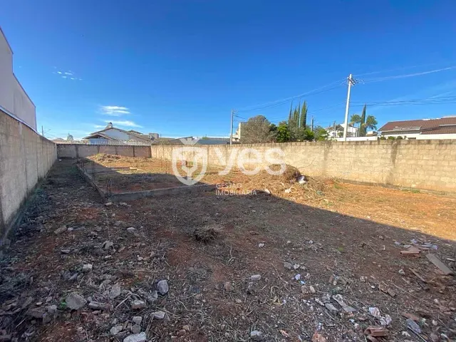 Terreno com 408m², à venda, no bairro Centro em Araxá
