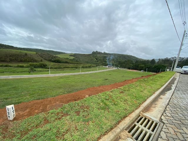 Terreno com 1000m², à venda, no bairro São Pedro em Juiz de Fora