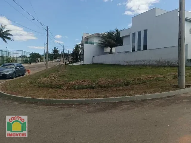 Terreno com 404m², à venda, no bairro Condomínio Vale dos Pássaros em Anápolis
