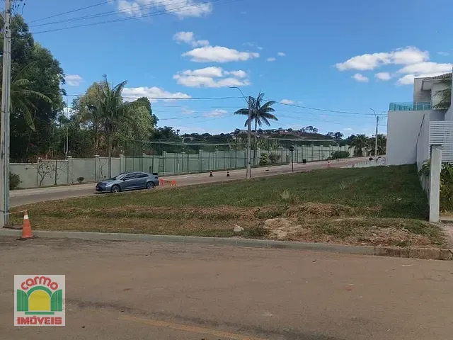 Terreno com 404m², à venda, no bairro Condomínio Vale dos Pássaros em Anápolis