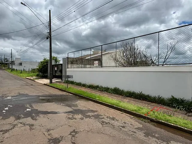 Terreno com 433m², à venda, no bairro Loteamento Residencial Cazarin em Apucarana