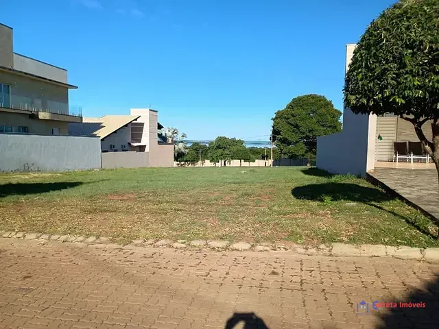 Terreno com 360m², à venda, no bairro Village do Lago em Três Lagoas