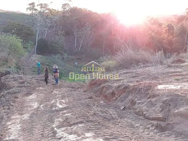 Terreno com 3000m², à venda, no bairro centro em Dorândia