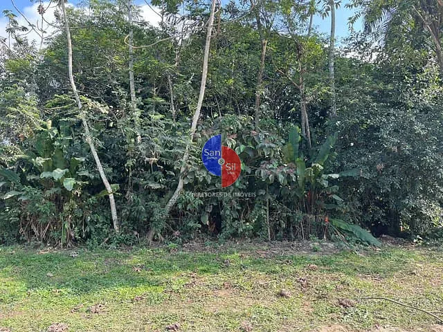 Terreno com 947m², à venda, no bairro Cotia em Guapimirim