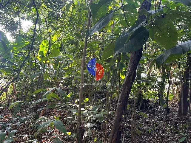 Terreno com 947m², à venda, no bairro Cotia em Guapimirim