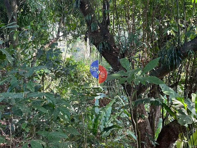 Terreno com 947m², à venda, no bairro Cotia em Guapimirim