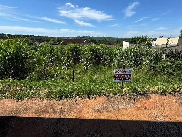 Terreno com 220m², à venda, no bairro JARDIM SANTIAGO em Apucarana