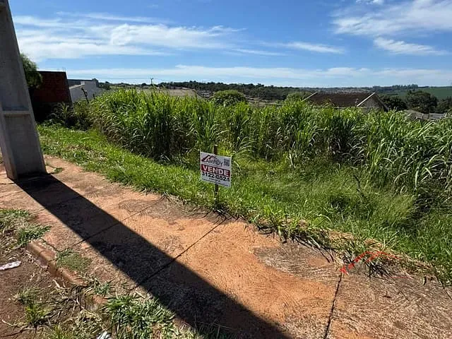 Terreno com 220m², à venda, no bairro JARDIM SANTIAGO em Apucarana