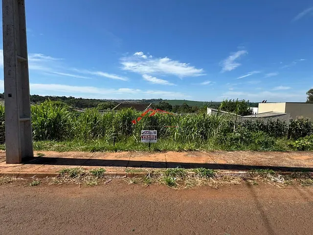 Terreno com 220m², à venda, no bairro JARDIM SANTIAGO em Apucarana
