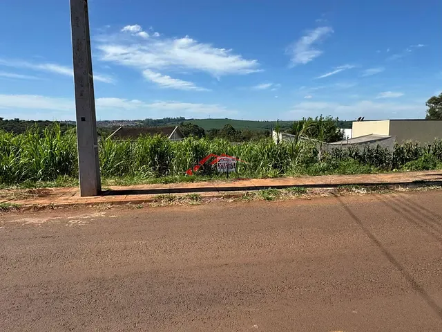 Terreno com 220m², à venda, no bairro JARDIM SANTIAGO em Apucarana