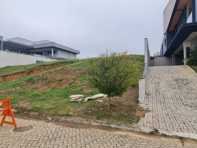 Terreno com 877m², à venda, no bairro Condomínio Reserva do Paratehy em São José dos Campos