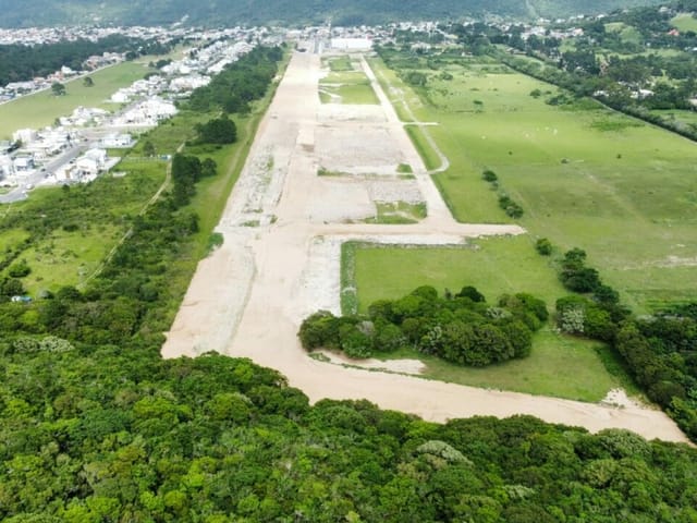 Terreno com 361m², à venda, no bairro São João do Rio Vermelho em Florianópolis