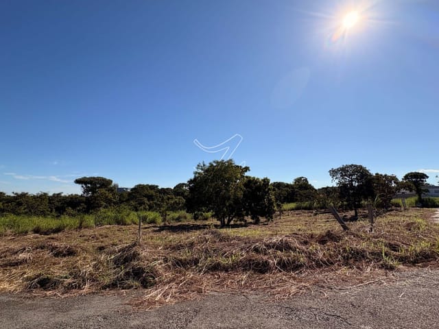 Terreno com 2000m², à venda, no bairro Esplanada do Rio Quente em Rio Quente