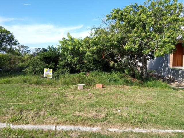 Terreno com 450m², à venda, no bairro Laranjal em Pelotas
