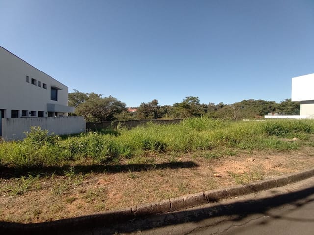Terreno com 526m², à venda, no bairro Jardim Recanto do Bosque em São João da Boa Vista