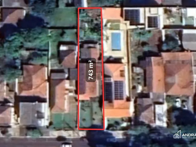 Terreno com 743m², à venda, no bairro Centro em Apucarana