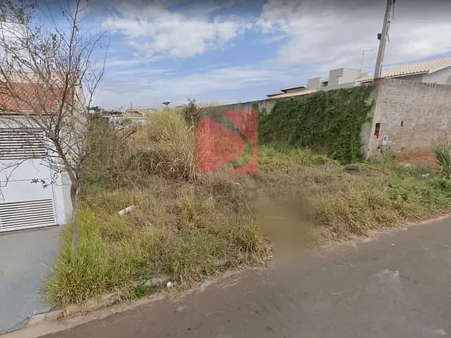 Terreno com 330m², à venda, no bairro Residencial Vila Romana em Pirassununga