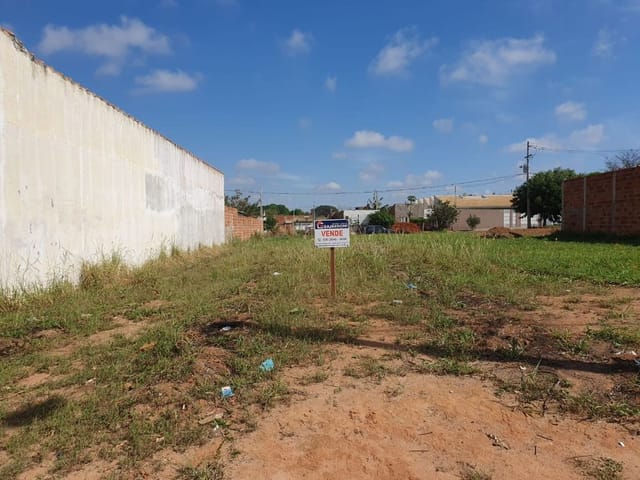 Terreno com 251m², à venda, no bairro Residencial Moimas em Birigui