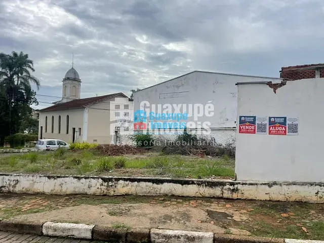 Terreno com 286m², à venda ou para alugar, no bairro Centro em Guaxupé