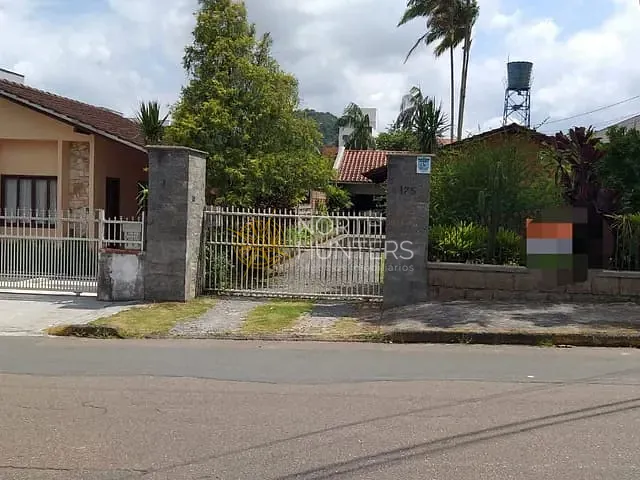 Terreno com 650m², à venda, no bairro Iririú em Joinville