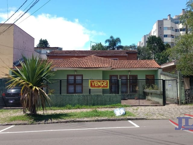 Terreno à venda, no bairro Ahu em Curitiba