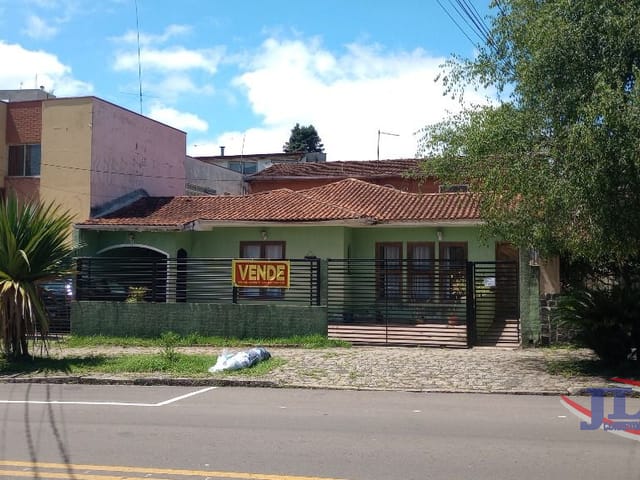 Terreno à venda, no bairro Ahu em Curitiba