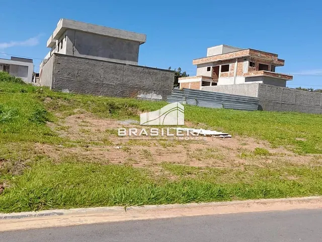 Terreno com 302m², à venda, no bairro Jardins Porto em Senador Canedo