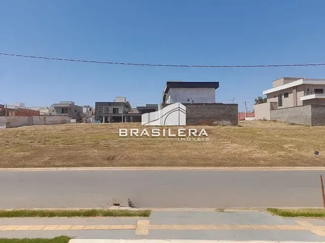 Terreno com 302m², à venda, no bairro Jardins Porto em Senador Canedo