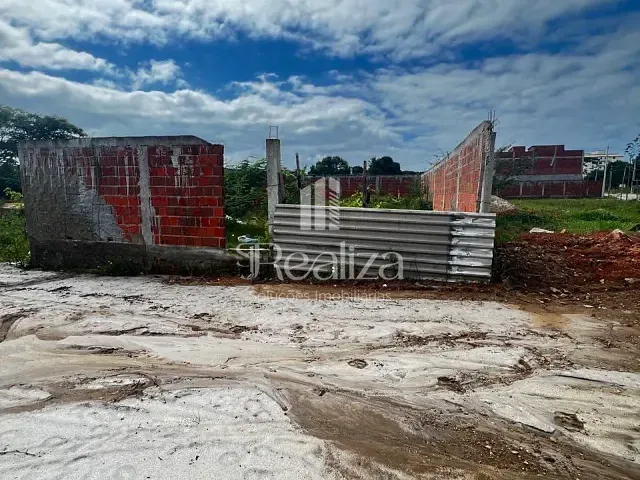 Terreno com 220m², à venda, no bairro Nossa Senhora da Vitória em Ilhéus
