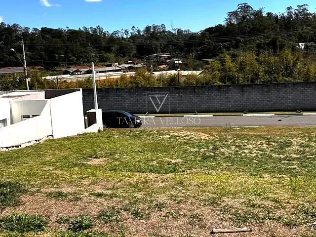 Terreno com 300m², à venda, no bairro Residencial Veneza I em Mogi das Cruzes