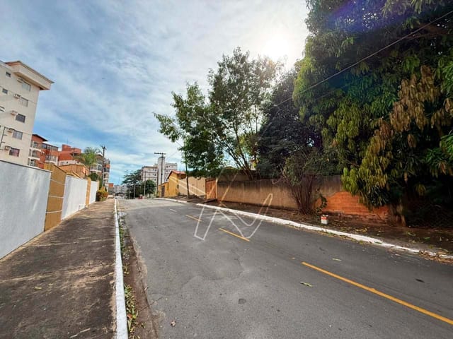 Terreno com 375m², à venda, no bairro Esplanada do Rio Quente em Rio Quente