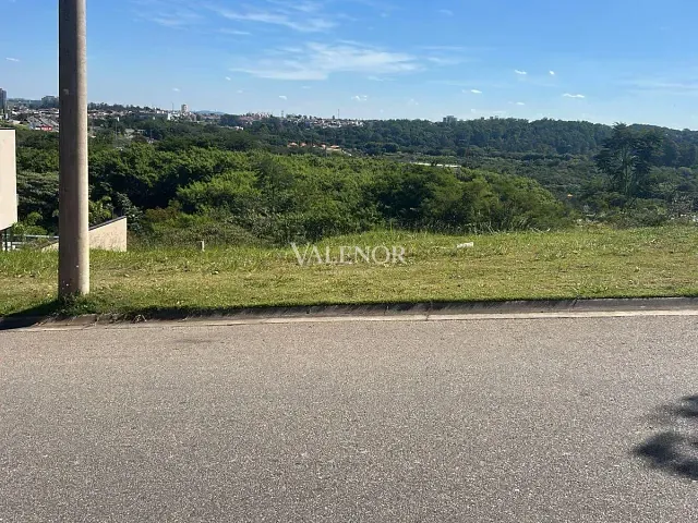 Terreno com 604m², à venda, no bairro Loteamento Residencial e Comercial Horto Florestal em Jundiaí